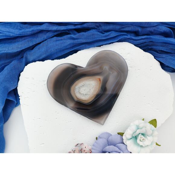 Druzy Agate Flat Heart Crystal Carving - Picture 2 of 7